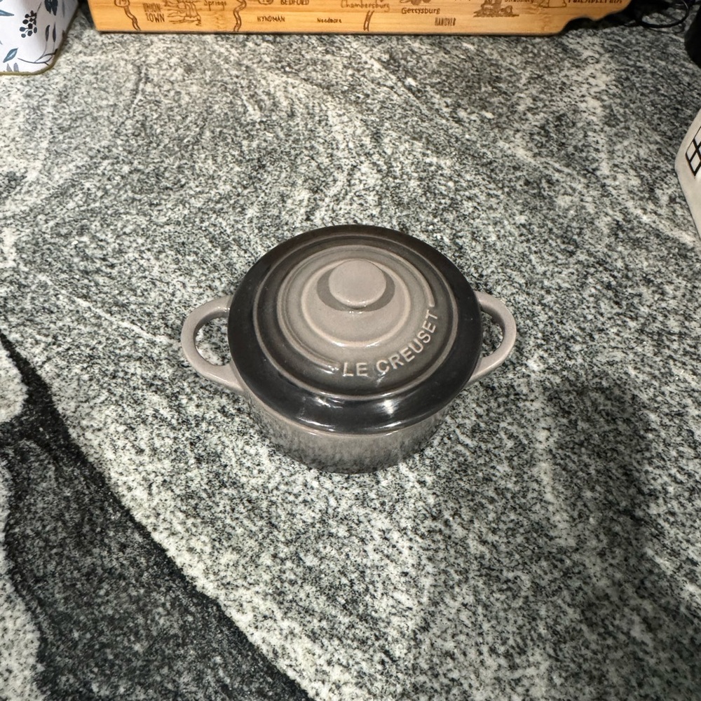 Le Creuset Mini Cocotte Oyster